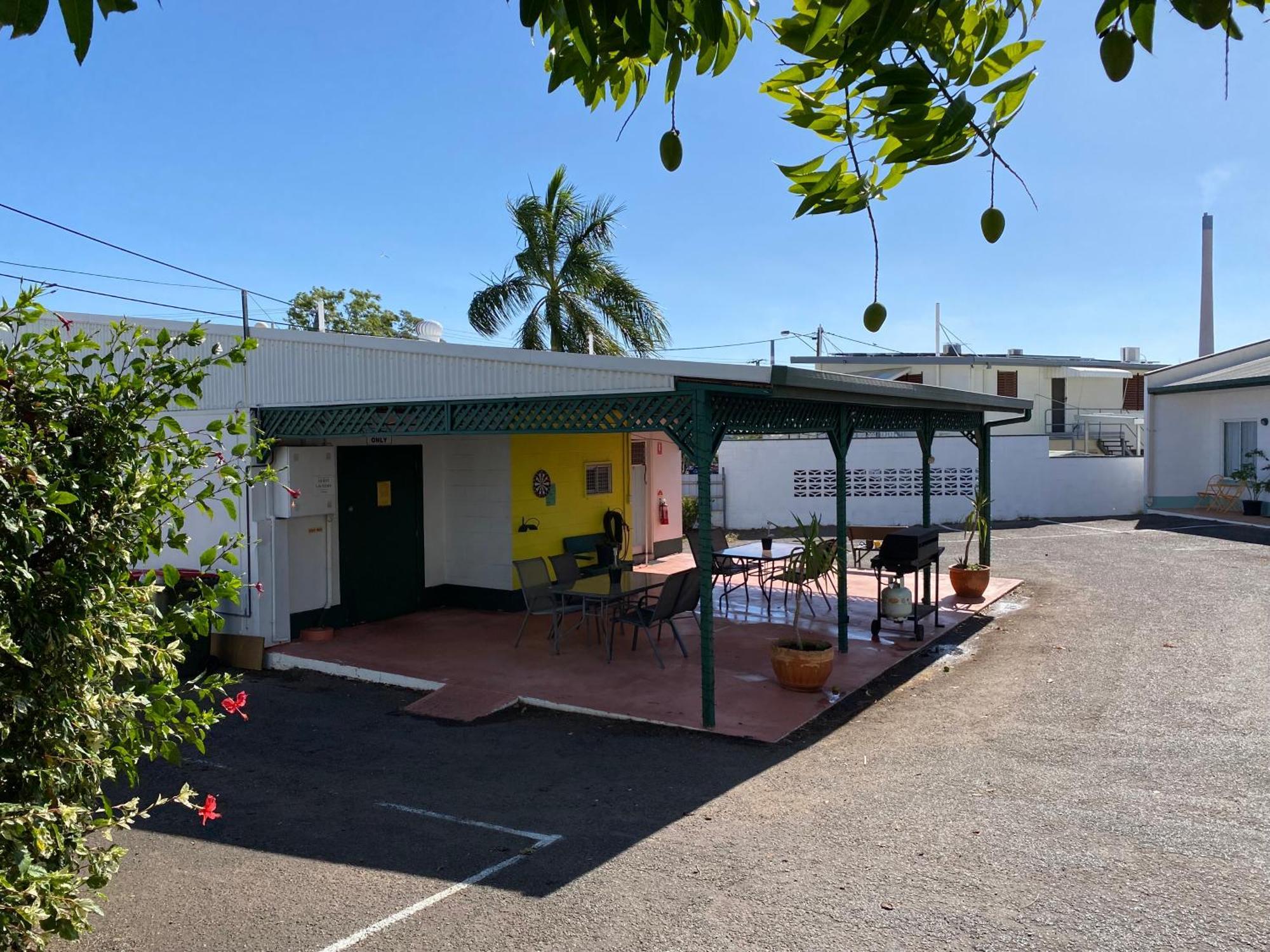 Central Point Motel Mount Isa Exterior photo